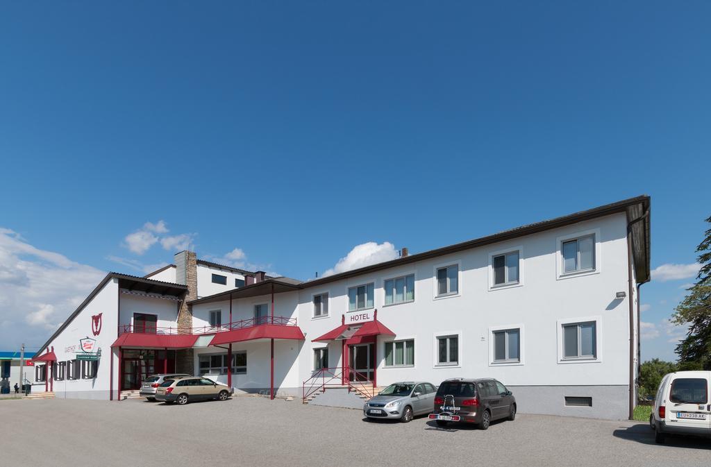 Gasthof-Pension Wein Breitenbrunn  Dış mekan fotoğraf